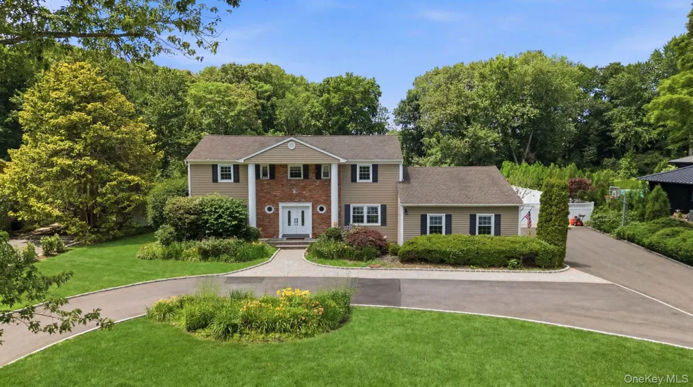 25 Artisan Avenue Huntington, NY 11743