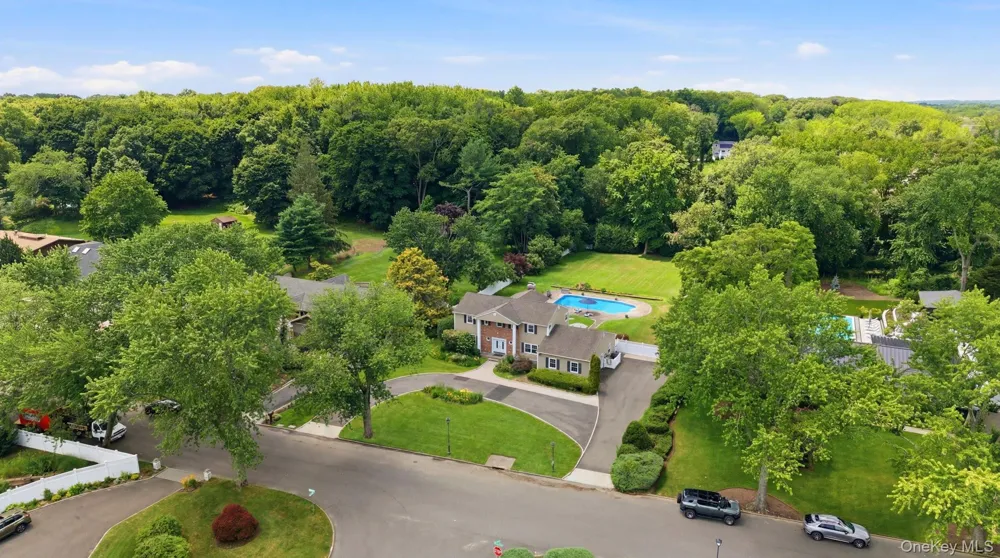 25 Artisan Avenue Huntington, NY 11743