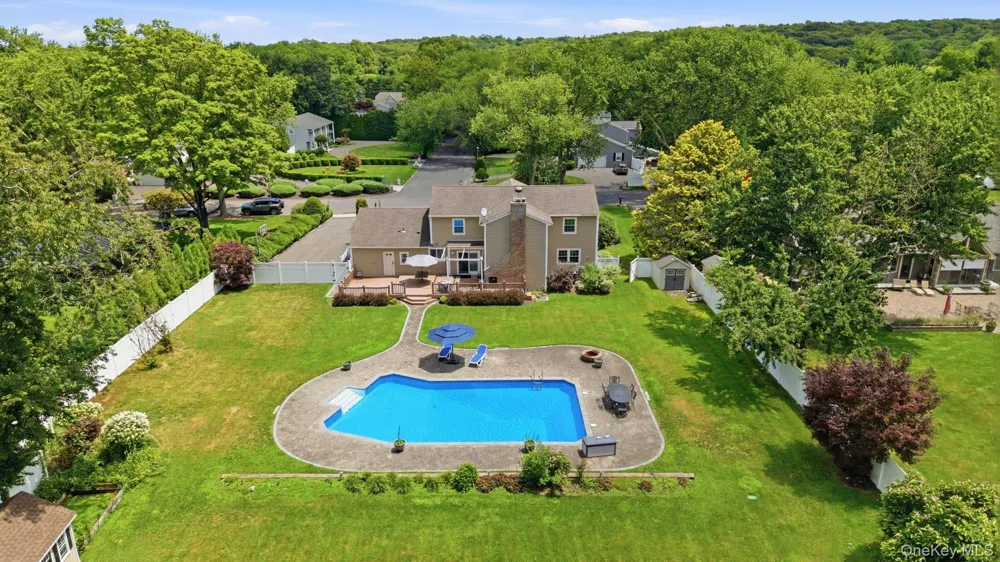 25 Artisan Avenue Huntington, NY 11743
