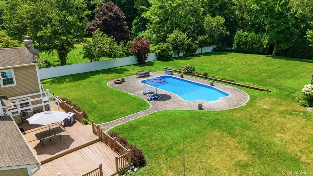 25 Artisan Avenue Huntington, NY 11743