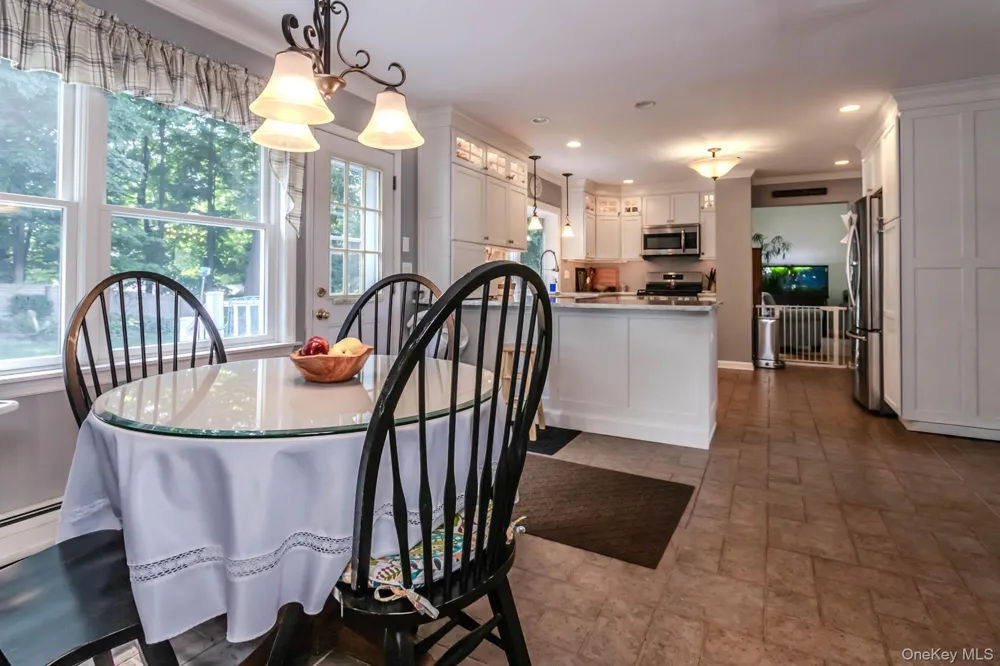 38 Kenilworth Lane Warwick, NY 10990