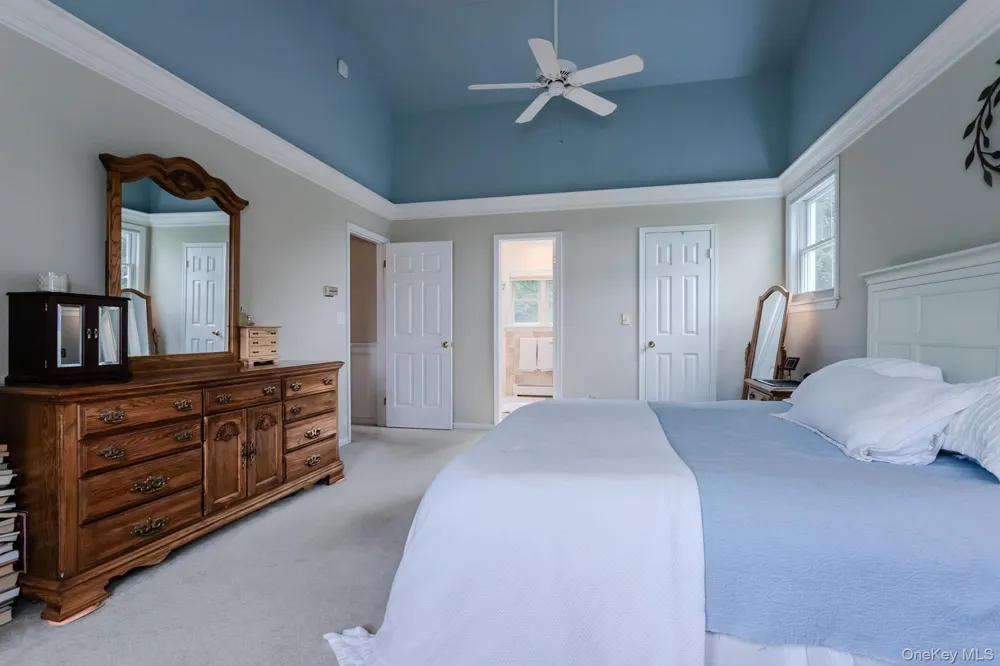 38 Kenilworth Lane Warwick, NY 10990