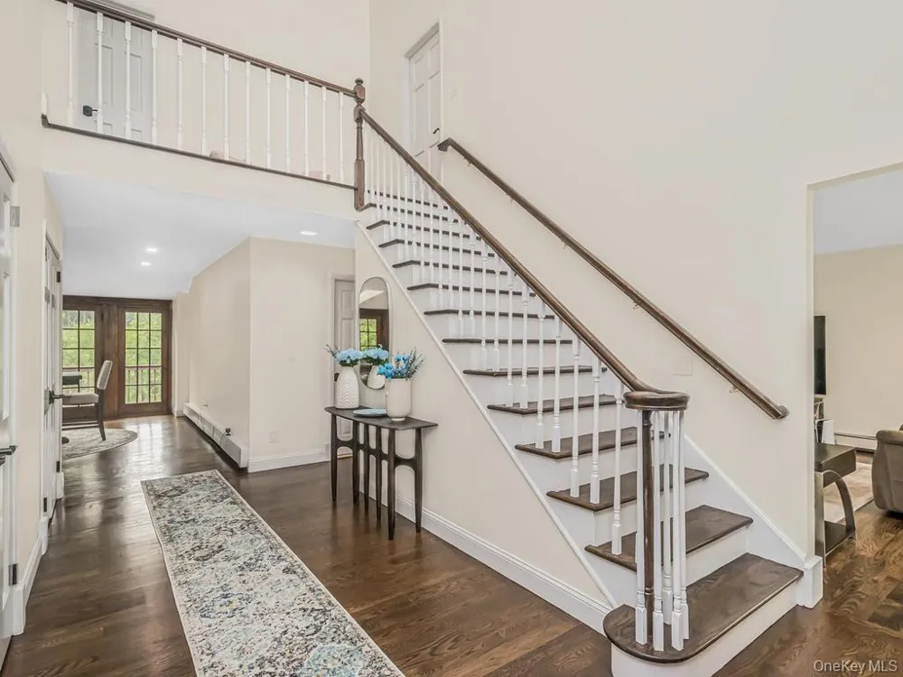 8 Fairgreen Court Cortlandt Manor, NY 10567