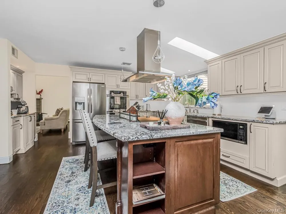 8 Fairgreen Court Cortlandt Manor, NY 10567