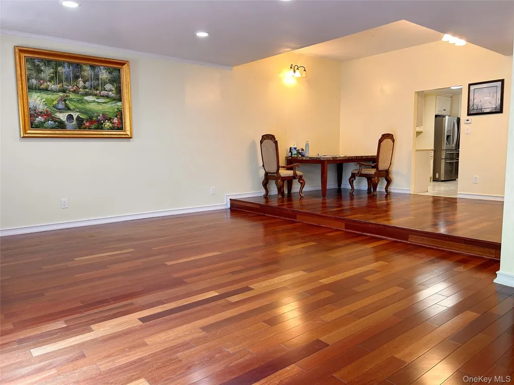 190 Alta Terrace Jericho, NY 11753