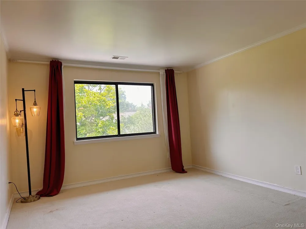 190 Alta Terrace Jericho, NY 11753