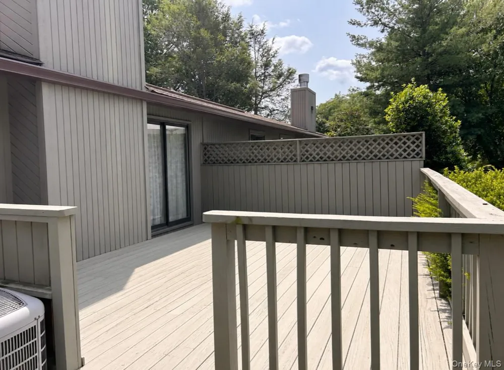 190 Alta Terrace Jericho, NY 11753
