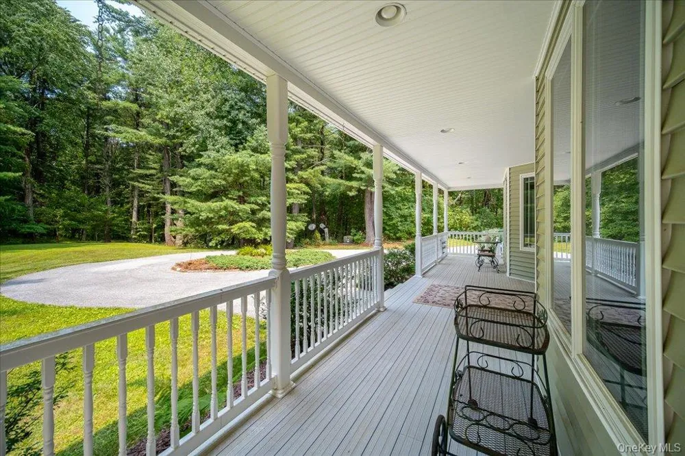 49 Barkit Kennel Road Pleasant Valley, NY 12569