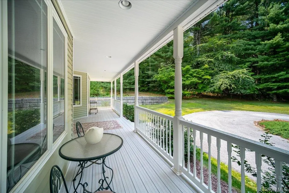 49 Barkit Kennel Road Pleasant Valley, NY 12569