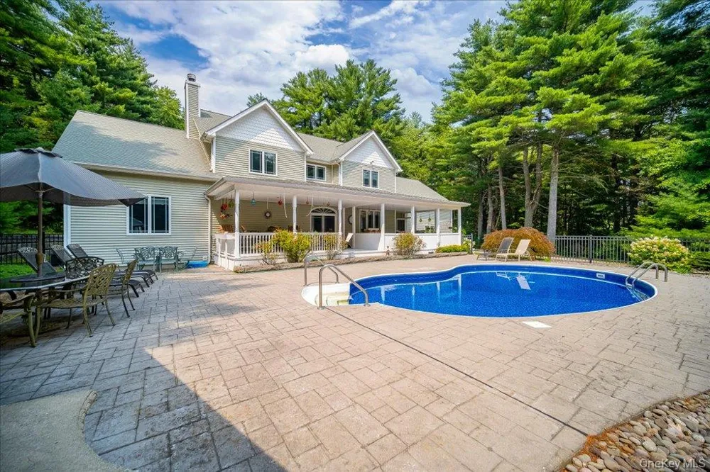 49 Barkit Kennel Road Pleasant Valley, NY 12569