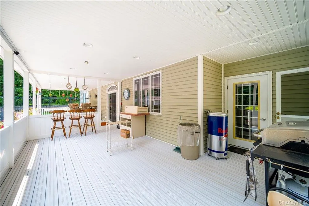 49 Barkit Kennel Road Pleasant Valley, NY 12569