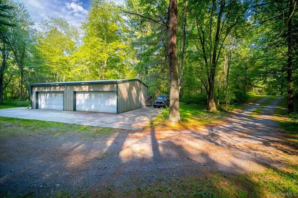 49 Barkit Kennel Road Pleasant Valley, NY 12569