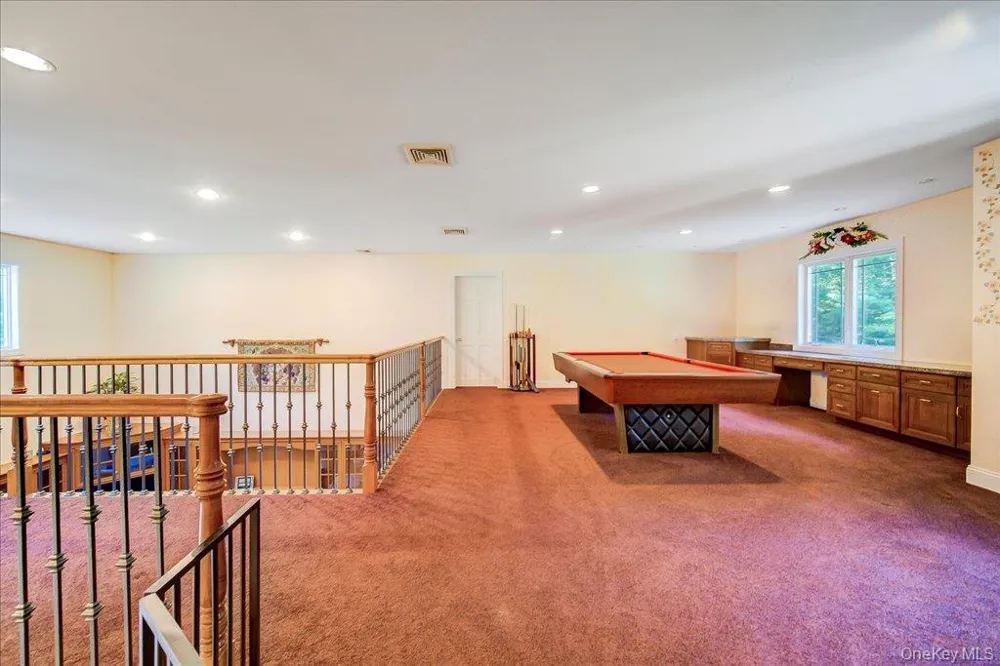 49 Barkit Kennel Road Pleasant Valley, NY 12569