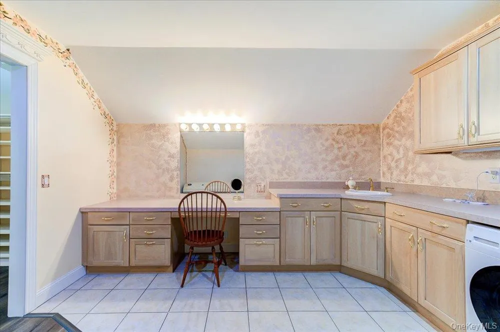 49 Barkit Kennel Road Pleasant Valley, NY 12569
