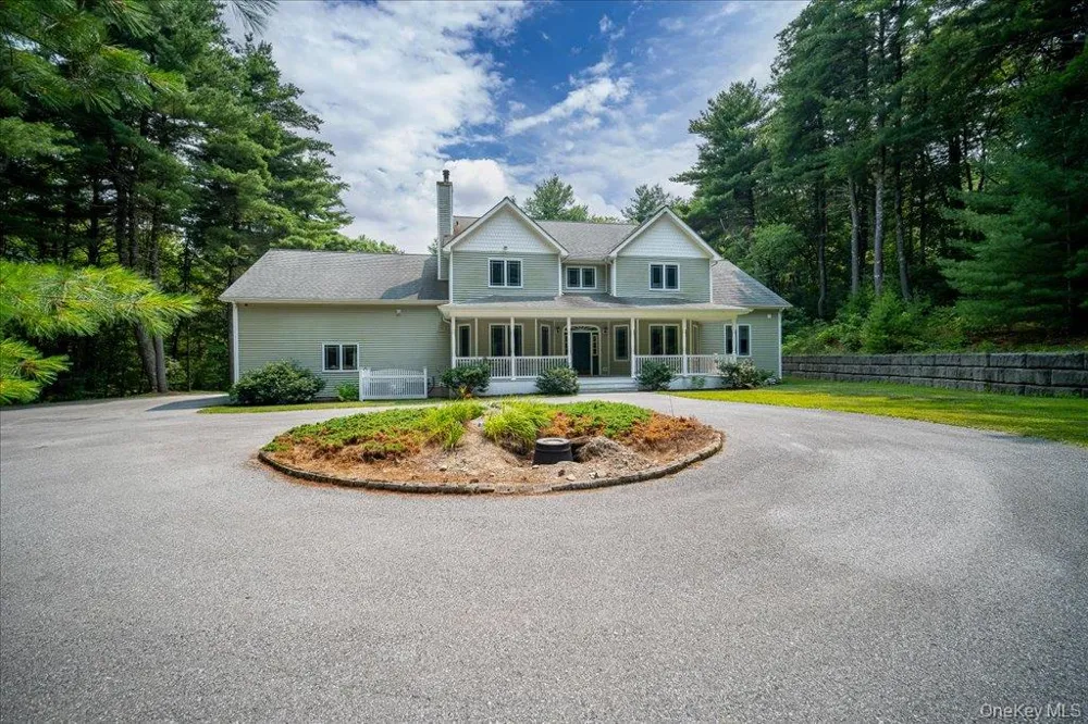 49 Barkit Kennel Road Pleasant Valley, NY 12569
