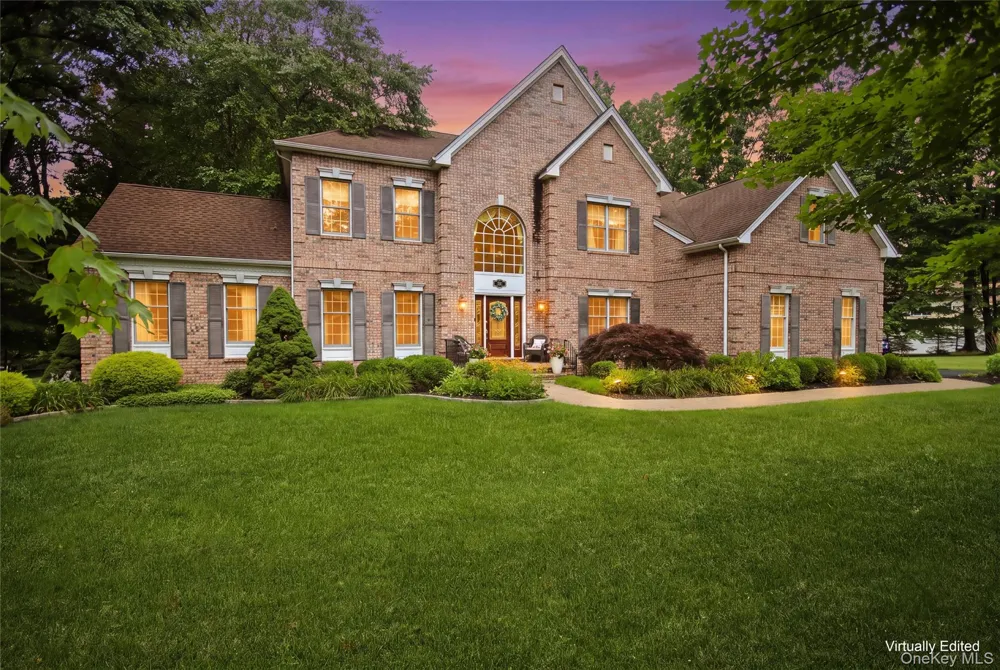 147 Creekside Road Hopewell Junction, NY 12533