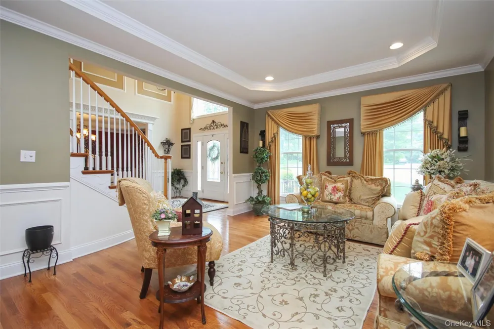 147 Creekside Road Hopewell Junction, NY 12533
