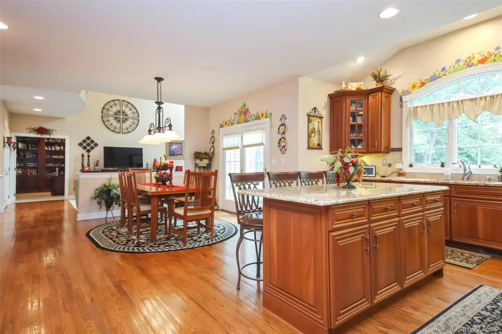 147 Creekside Road Hopewell Junction, NY 12533
