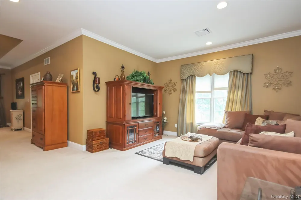 147 Creekside Road Hopewell Junction, NY 12533