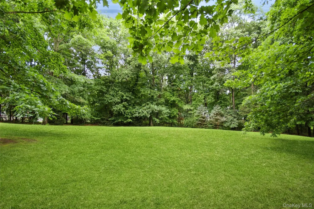 147 Creekside Road Hopewell Junction, NY 12533
