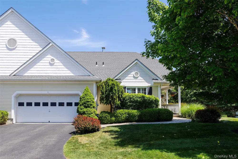 5 Equestrian Way Poughquag, NY 12570