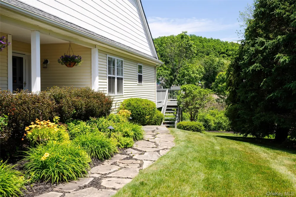 5 Equestrian Way Poughquag, NY 12570