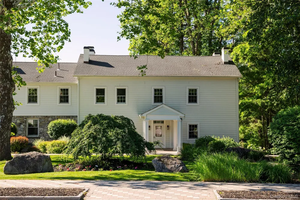 5 Equestrian Way Poughquag, NY 12570