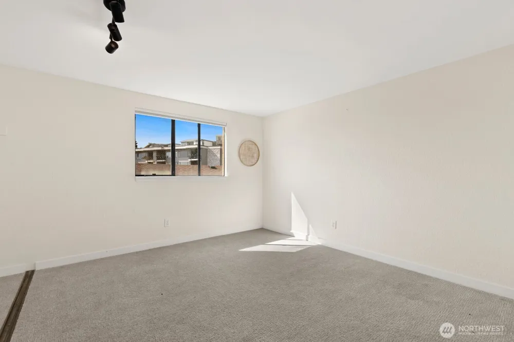3710 25th Place W #405 Seattle, WA 98199