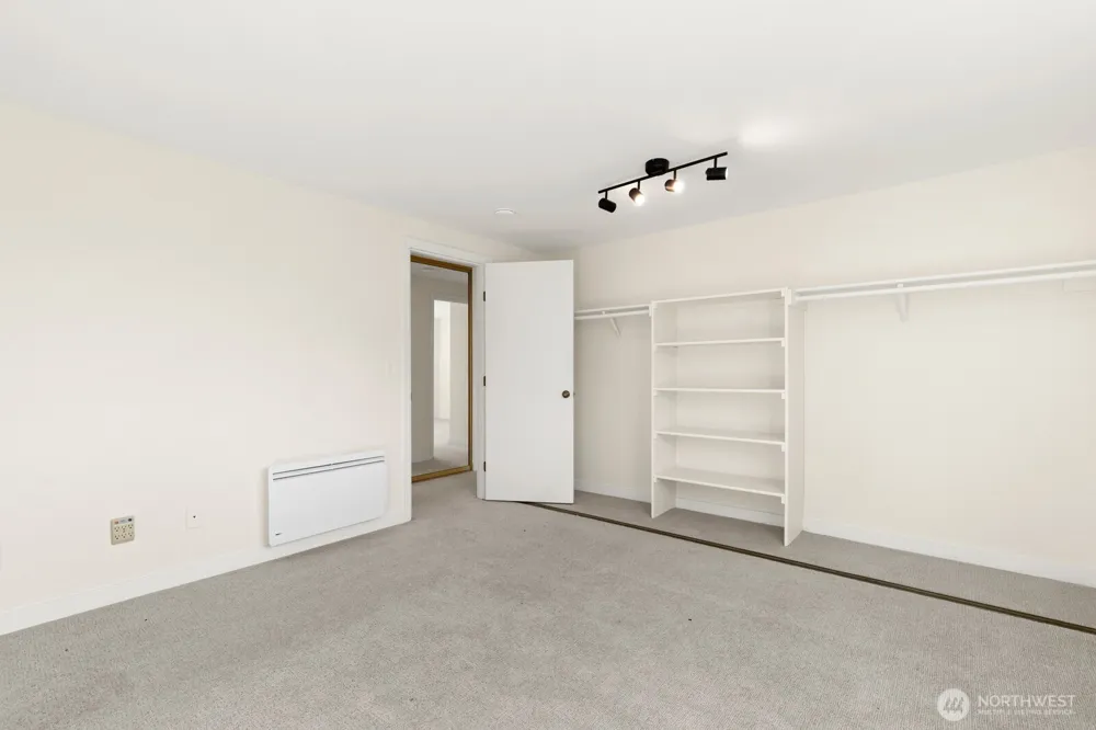 3710 25th Place W #405 Seattle, WA 98199