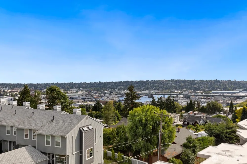 3710 25th Place W #405 Seattle, WA 98199