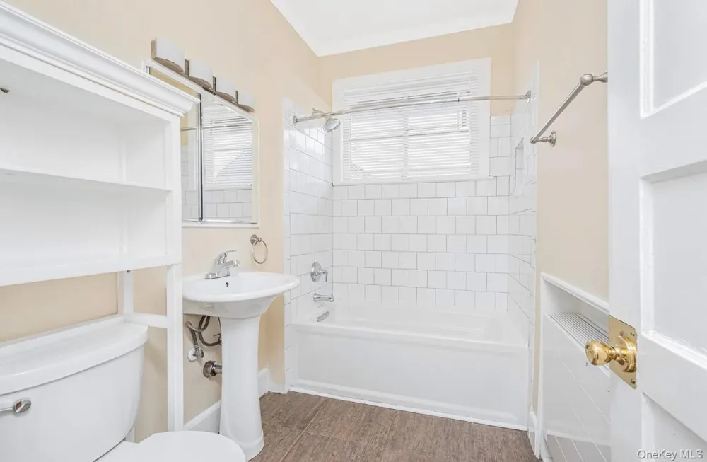 409 W 261st Street #2 Bronx, NY 10471