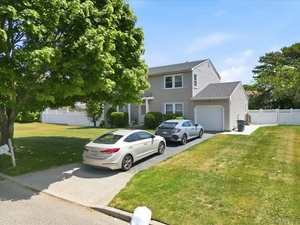 7 Apple Blossom Lane Patchogue, NY 11772