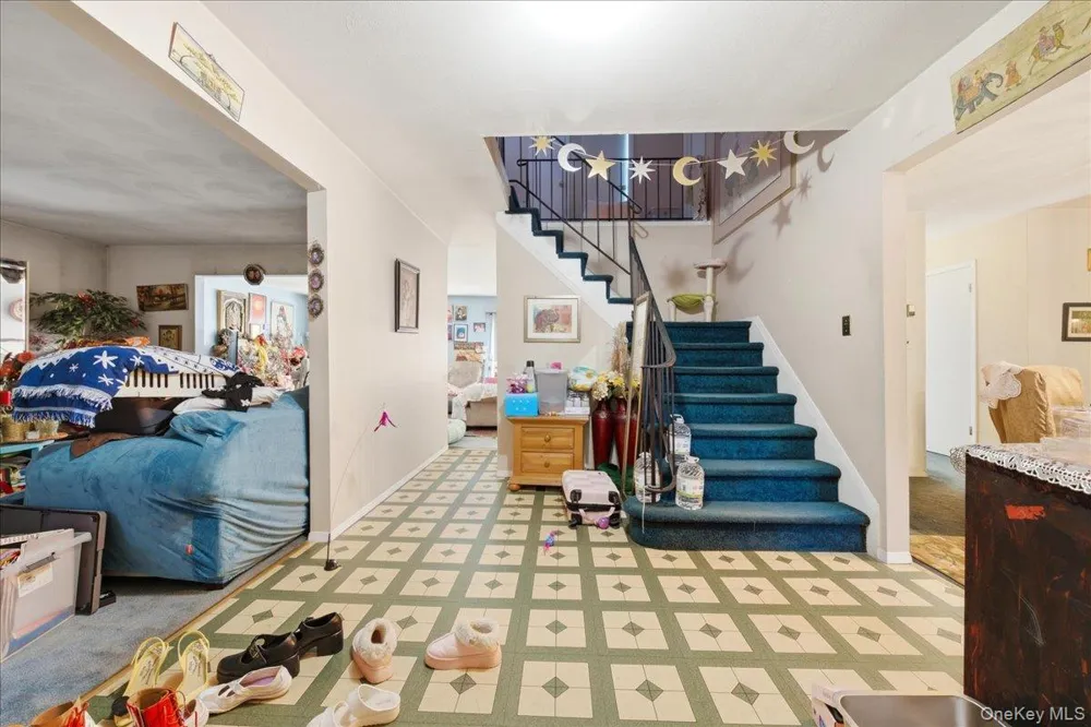 7 Apple Blossom Lane Patchogue, NY 11772