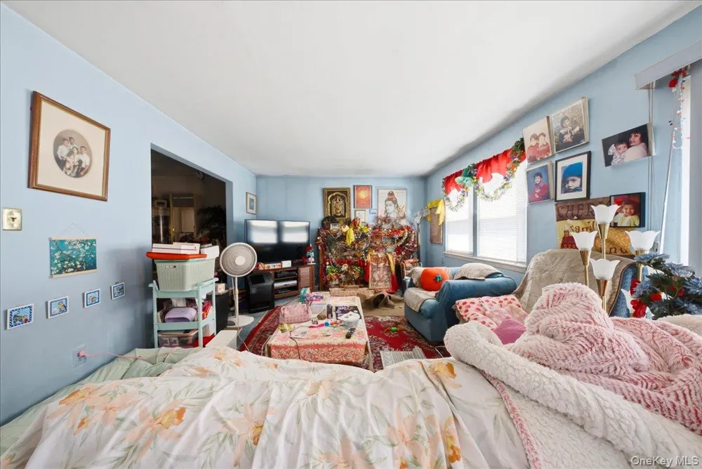 7 Apple Blossom Lane Patchogue, NY 11772
