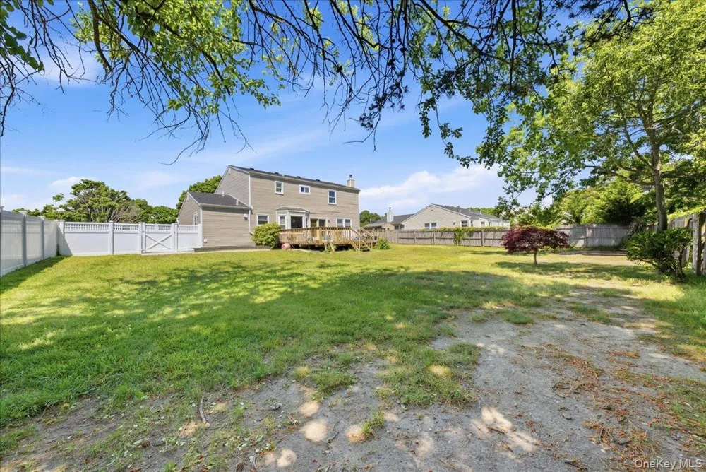 7 Apple Blossom Lane Patchogue, NY 11772