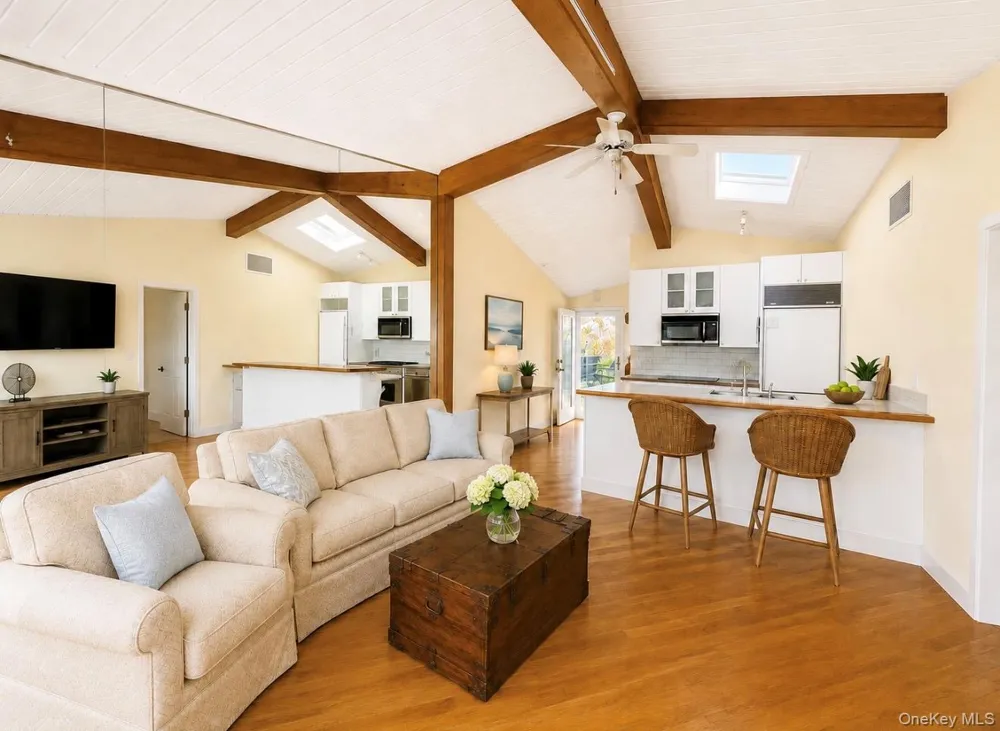 35 Library Avenue #8 R Westhampton Beach, NY 11978