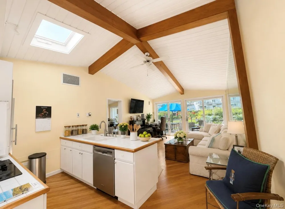 35 Library Avenue #8 R Westhampton Beach, NY 11978