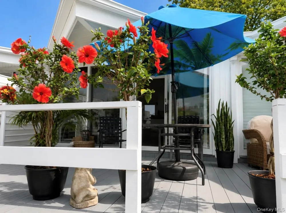 35 Library Avenue #8 R Westhampton Beach, NY 11978