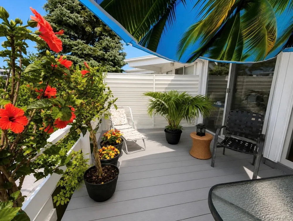 35 Library Avenue #8 R Westhampton Beach, NY 11978