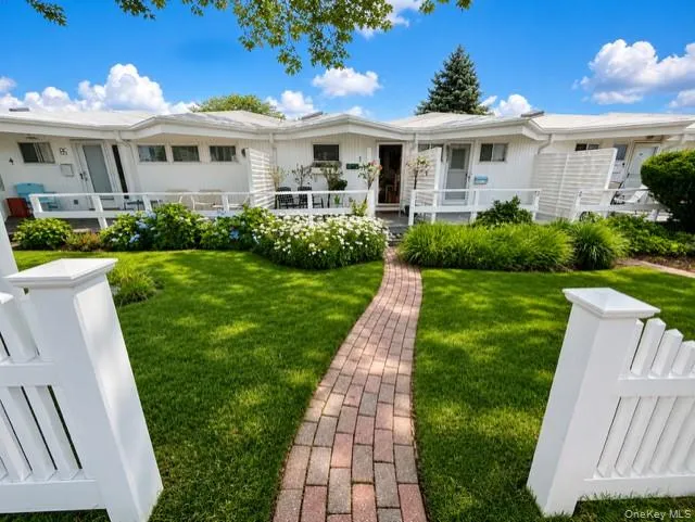 35 Library Avenue #8 R Westhampton Beach, NY 11978