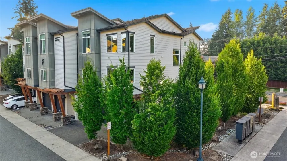 19225 Damson Road #F-4 Lynnwood, WA 98036