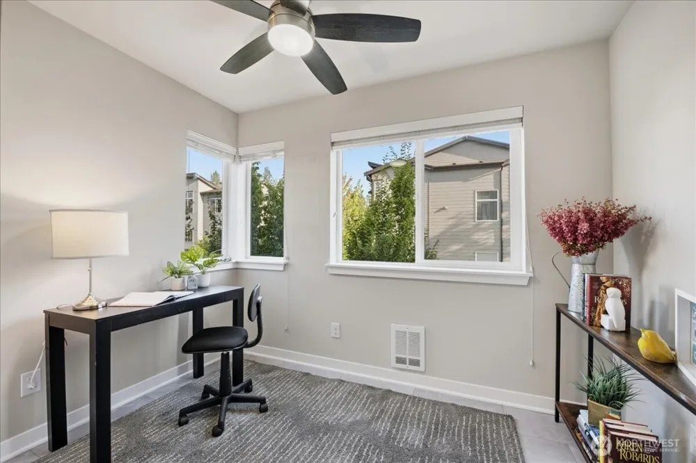 19225 Damson Road #F-4 Lynnwood, WA 98036