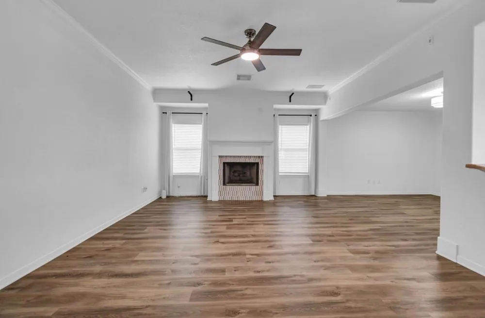218 Lexington Avenue Clute, TX 77531
