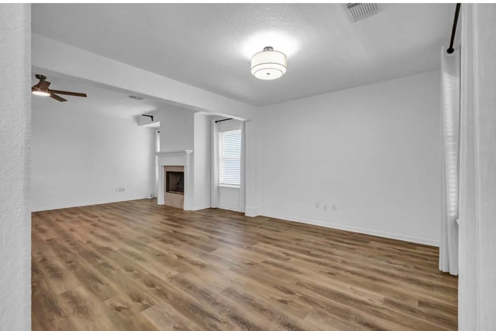 218 Lexington Avenue Clute, TX 77531