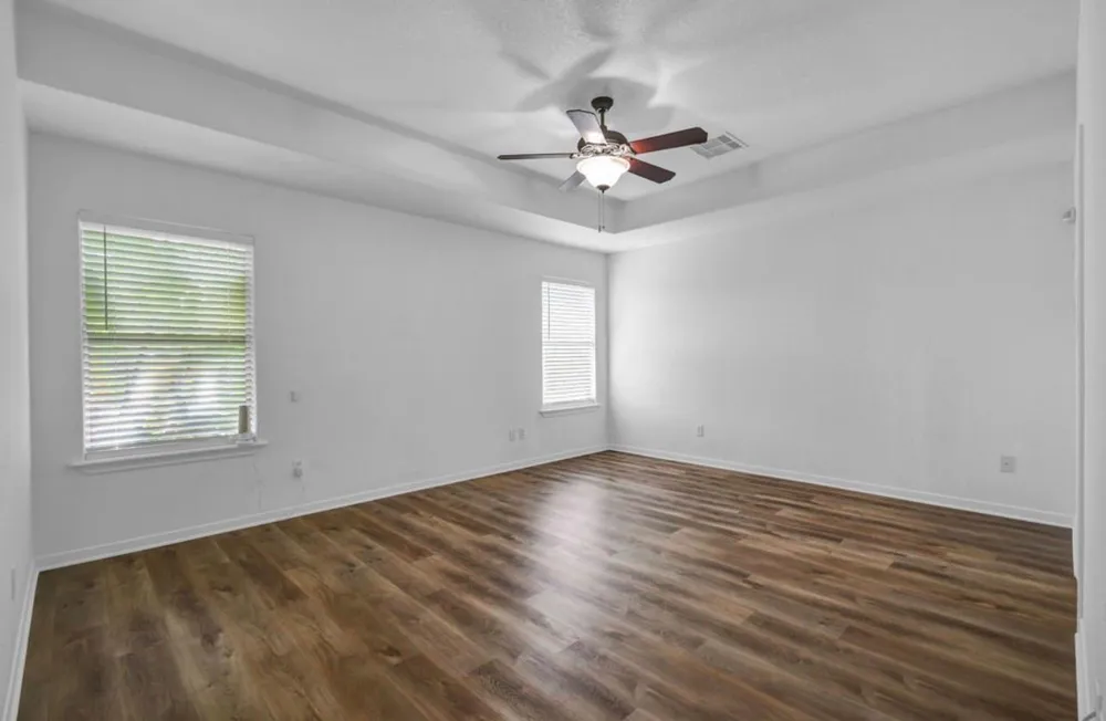 218 Lexington Avenue Clute, TX 77531