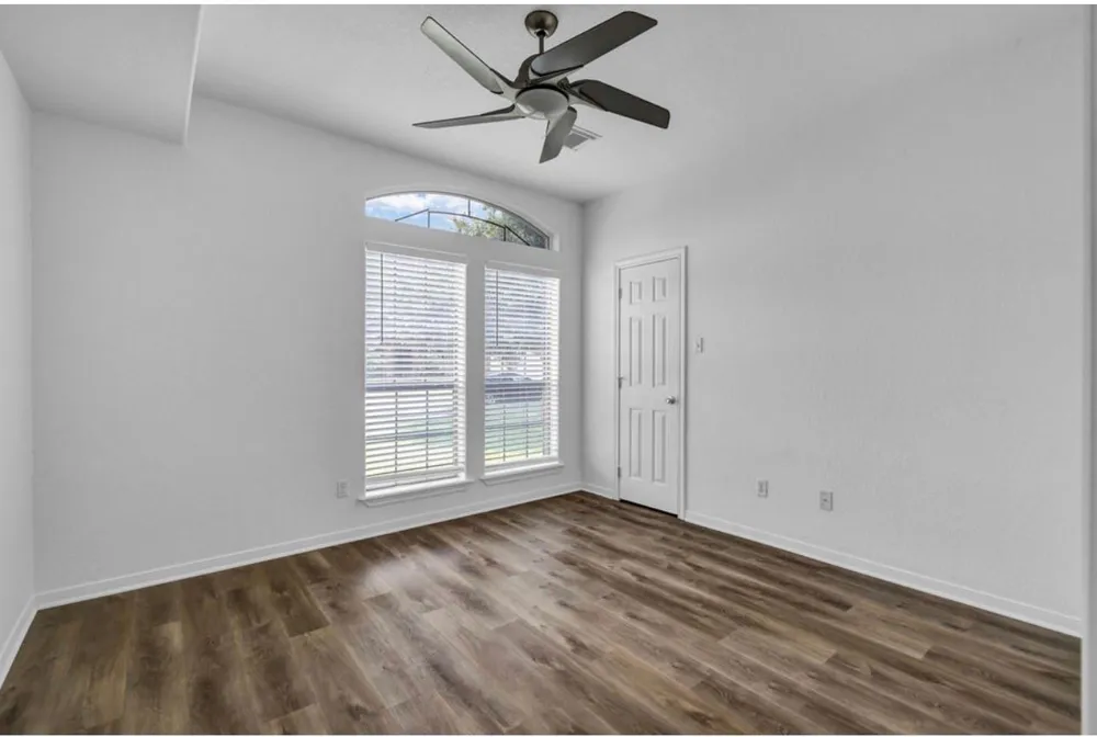 218 Lexington Avenue Clute, TX 77531