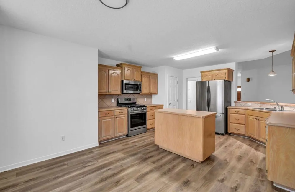 218 Lexington Avenue Clute, TX 77531