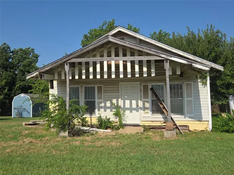 605 S Linwood