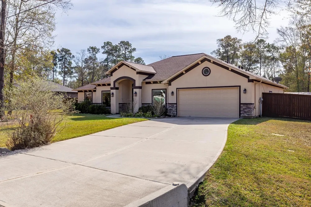 17326 Pecos Drive Splendora, TX 77372