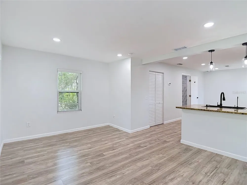 10009 FLORENCE AVENUE Tampa, FL 33612